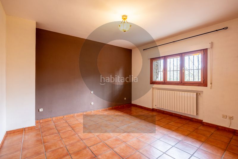 Foto e0672382-c888-462f-a9f6-a67adb29e89c. Chalet avec cheminée chauffage dans Navacerrada