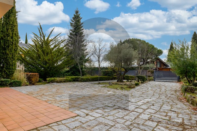 Foto f9d6b7c8-2d4f-414e-ae19-b48b81f80a33. Chalet avec cheminée chauffage dans Navacerrada