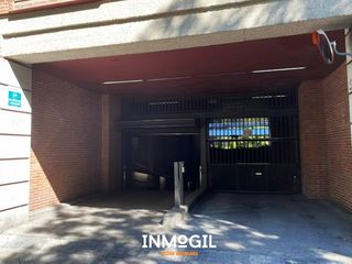 Autoparkplatz in Paseo de juan antonio vallejo-nájera botas 26. Inmogil gestión, plaza de garaje en parking vigilado .