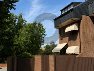 Casa aparellada a Estación. Inmogil gestión, chalet pareado en pozuelo estación