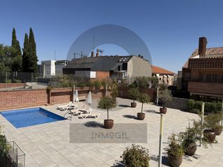 Rent Flat  Calle de arcos de la frontera. Inmogil gestion, alquiler de piso de 3 dormitorios con terraza e