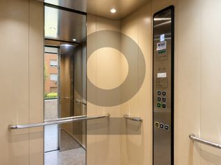 Pis  Calle de cebreros. Inmogil gestión inmobiliaria, piso actualizado exterior con asce