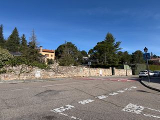 Residential Plot in Calle camino de navacerrada 21. Inmogil gestión , parcela en la parte alta de collado mediano ur