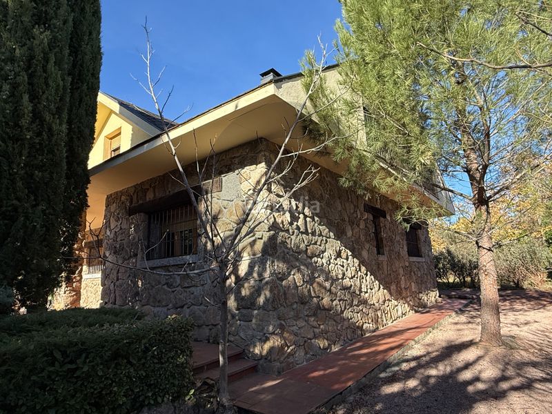 Foto 8657f194-e5e9-4f94-a39d-57fa6c636cd7. Chalet mit heizung in Navacerrada