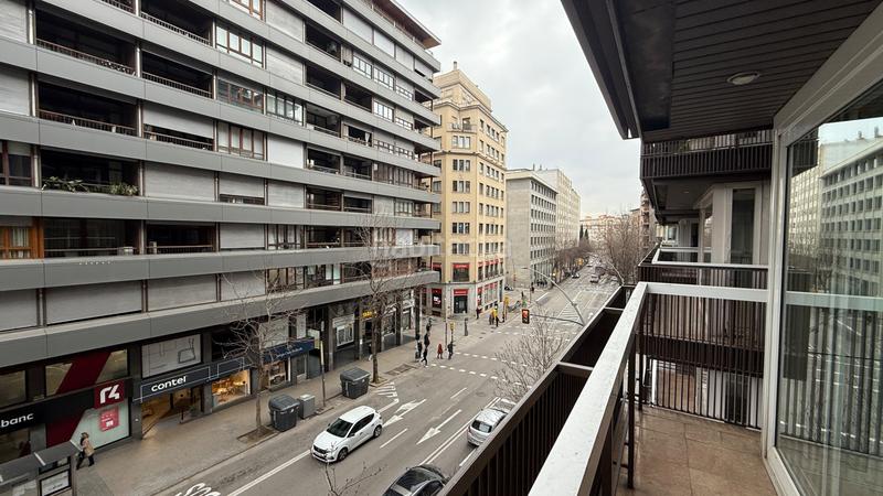 Foto 1ffc260d-97af-47ff-9e31-d98d175978fa. Flat with fireplace heating parking in Eixample Nord Girona