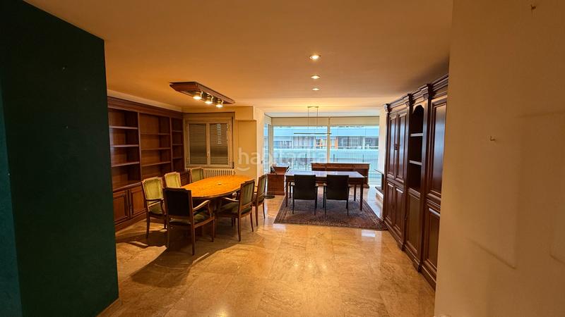 Foto 2b97577c-7dcb-4099-a9c9-4ac4686fb969. Flat with fireplace heating parking in Eixample Nord Girona