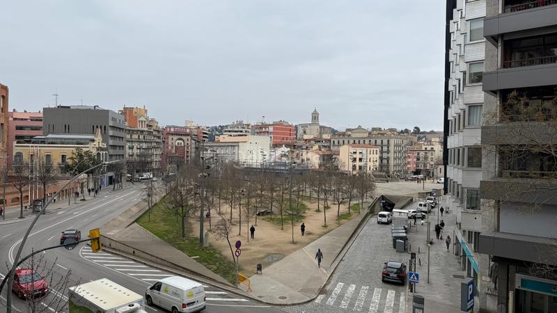 Foto 588c1b72-78f9-4d0c-888e-8501ccc85df7. Flat with fireplace heating parking in Eixample Nord Girona