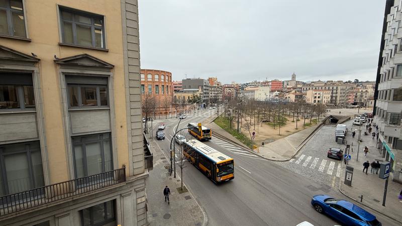 Foto b0068368-fd7c-4834-9f22-946ca5d0891c. Flat with fireplace heating parking in Eixample Nord Girona