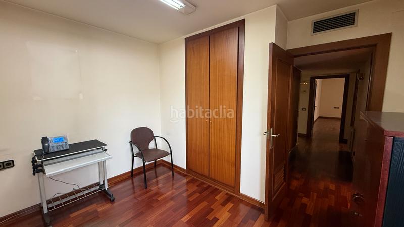 Foto b146655d-d8a7-442b-8495-1698d9a8cd3a. Flat with fireplace heating parking in Eixample Nord Girona