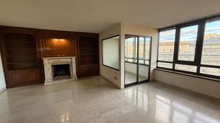 Pis  Gran via de jaume i. Exclusivo piso de 210 m² en el corazón de girona: amplitud, luz