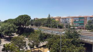 Etagenwohnung  Carrer joan planas i castañer. Pis exterior amb balcó en zona tranquil·la, a tocar del parc del