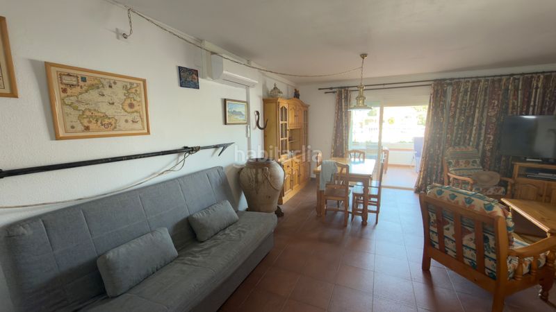 Foto 2b9793cf-2a46-44c0-94d5-41958df2d0fe. Apartament amb xemeneia calefacció aparcament piscina a Roses