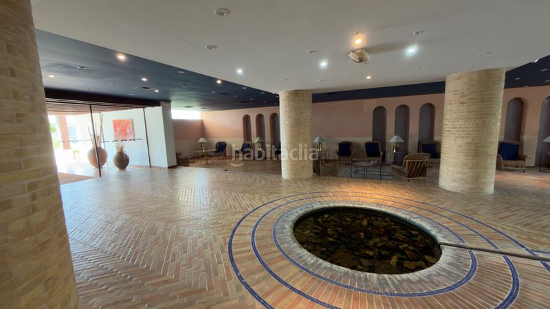 Foto bc712fd5-dfa0-43f9-aa61-0962648ea26f. Apartament amb xemeneia calefacció aparcament piscina a Roses
