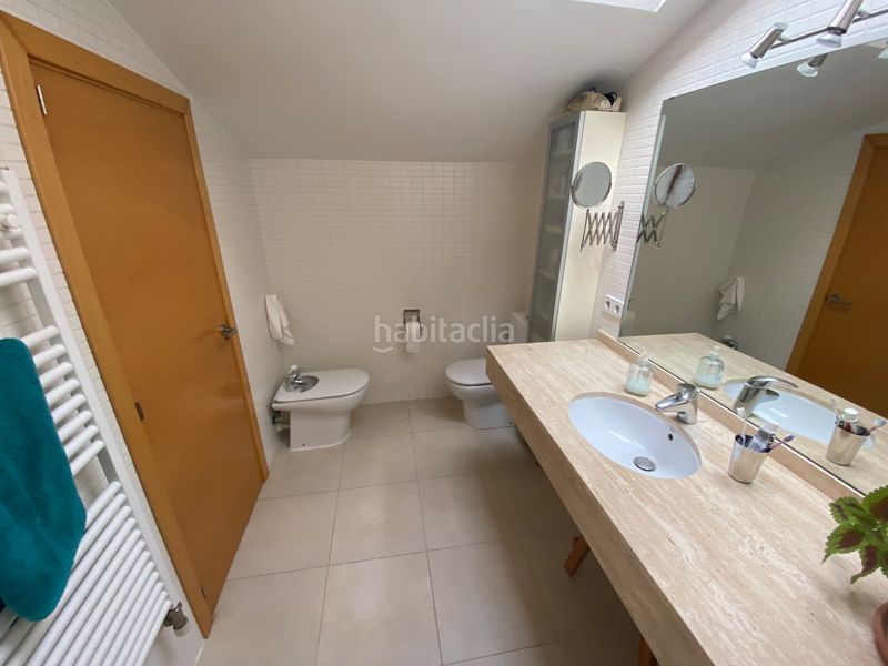 Foto f2be3f0c-4e3d-4387-8590-7fe1e0b8978e. Àtic amb calefacció a Eixample Sud-Migdia Girona