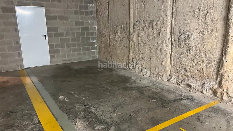 Foto b8077697-1964-405c-96e5-0ce180b81567. Car parking in Eixample Sud-Migdia Girona