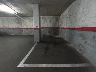 Aparcament cotxe a Hospital 9. Pk en el centro