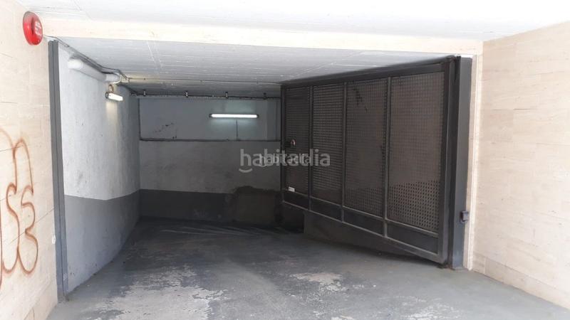 Foto ce9b7452-ee96-4e7d-add2-45c43a48bc73. Parking voiture dans Centre Masnou (El)