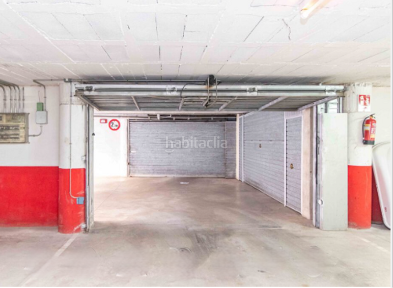 Foto 66614a23-b494-4ffe-8dce-032cf664f4b7. Parking voiture dans Els Molins Mataró