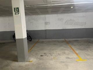 Miete Autoparkplatz in Roman 27