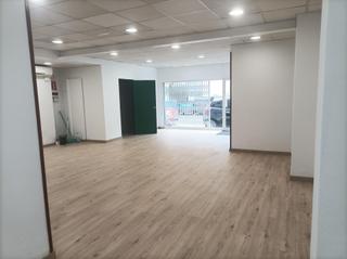 Rent Business premise in Centre
