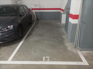 Miete Autoparkplatz in Francesc macià 45
