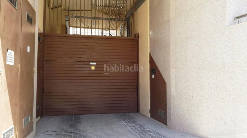 Foto c94f054a-aab0-4750-ad99-51fe1f675836. Aparcament cotxe a flos i calcat 112 a Centre Masnou (El)