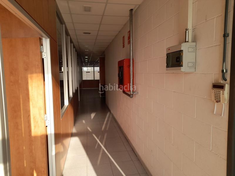 Foto 4be4dbc6-9a45-43fb-9594-ebc184b090c1. Alquiler nave industrial  luminosa en el plà den boet en Mataró