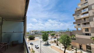 Etagenwohnung  Barcelo. Piso con terraza y vistas al mar