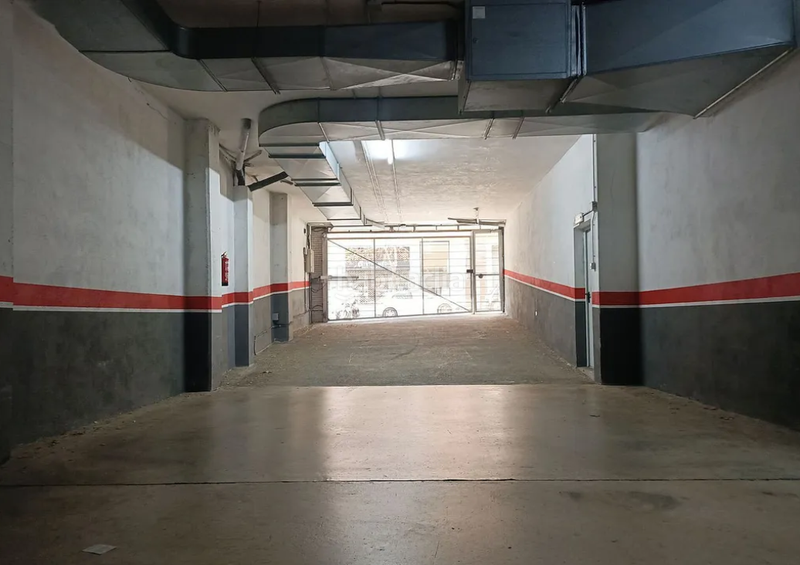 Foto c9579d7f-27d2-4e9f-81ef-be18c6b8574d. Car parking in Via Europa - Parc Central Mataró