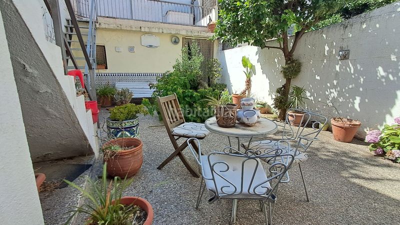 Foto fd2a4017-05ee-4950-8617-692315880927. Casa adossada amb calefacció a Eixample Mataró
