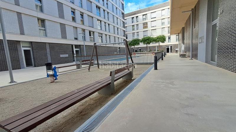 Foto 2a8dd0f7-5aae-4329-8454-4dc275698216. Piso  con terraza, piscina y plaza de garaje a can marot zona havana en Mataró