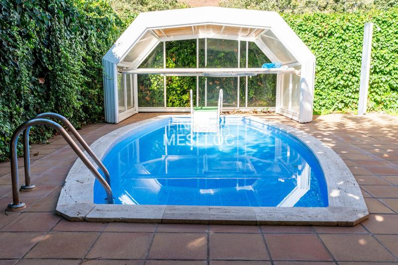Foto 145c7ce8-e32a-4cec-b390-485b605f35d6. Haus mit heizung pool in Centre Masnou (El)