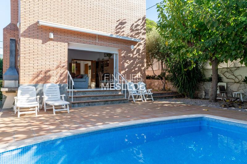 Foto 979f8dbe-6301-4ac6-8bcf-3017ba524960. Haus mit heizung pool in Centre Masnou (El)