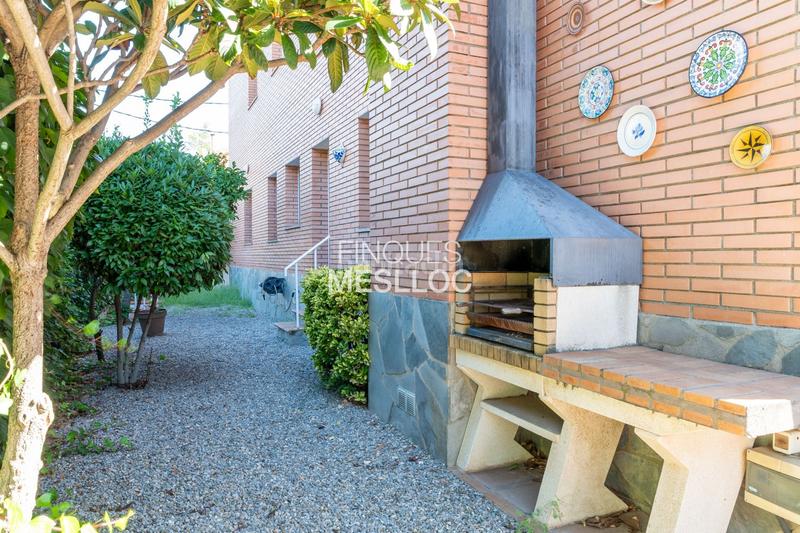 Foto 17e5b608-0e3c-4722-8ca4-2135c96e6060. House with heating pool in Centre Masnou (El)