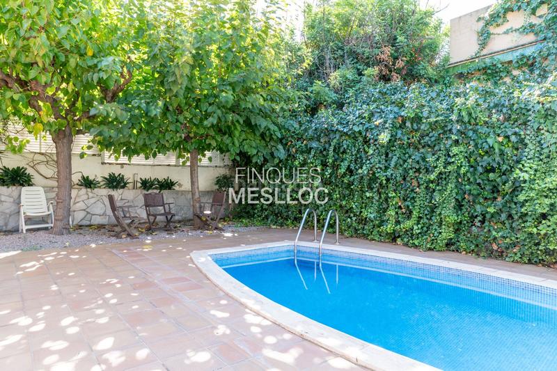 Foto 2f856082-2b33-4d13-902a-f04ed719d61d. House with heating pool in Centre Masnou (El)
