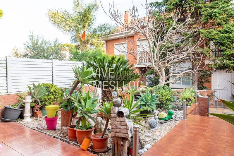 Foto e441e967-2b7a-40f3-8375-57f35d38d845. Casa adosada en Centre-Nucli Antic Premià de Mar