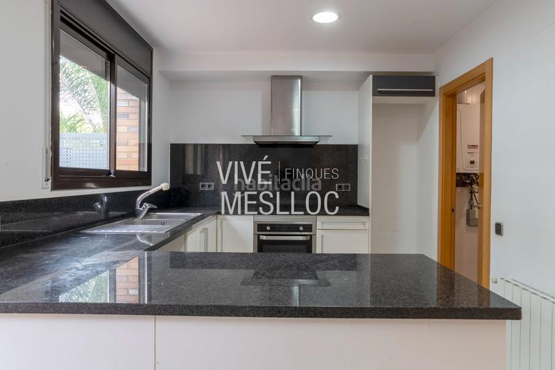 Foto 2ab8a4b0-594e-4f3b-960b-be52a458c02e. Casa amb calefacció a Centre Masnou (El)