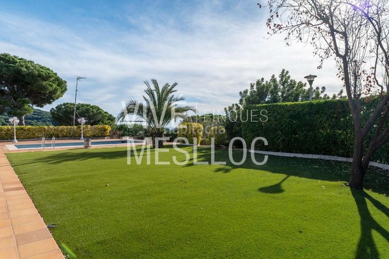 Foto a121ae7f-4432-45ba-8ab9-2df70cc1e2be. Casa amb calefacció piscina a Urbanitzacions Mataró