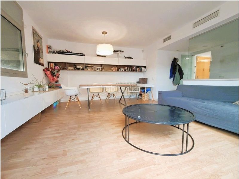 Foto bc69d6c2-a6bc-438c-9b10-3eb79c3b9b2a. Pis amb calefacció a Centre Mataró