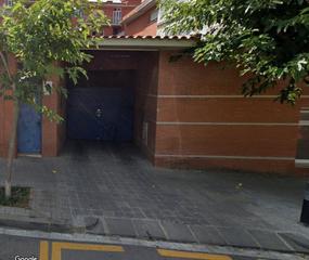 Aparcament cotxe a Joan salvat papasseit
