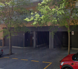Parking coche en Via Europa - Parc Central