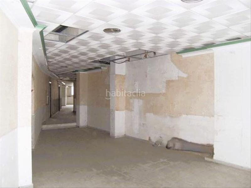 Foto ca51d581-fe66-420e-8d12-93acf7e92e1d. Alquiler local comercial en de la republica 145 local con salida de humos en el centro en Mataró