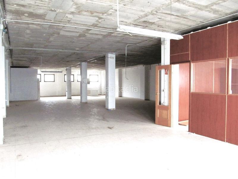 Foto 17c52eca-f155-4b3f-b681-cf658abf57bb. Alquiler local comercial en mendez nuñez 30 local en en centro en Mataró