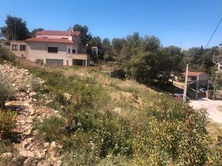 Terreno residencial en Canyelles. Solar 900 m2  con proyecto y licencia en vigor.