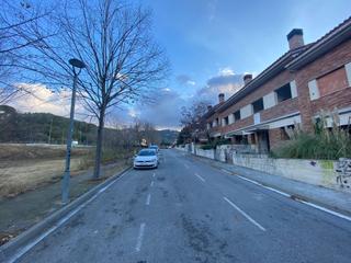 Maison jumelée à Torrelles de Llobregat. 3 casas adosadas pendientes de acabar --pasa oferta---