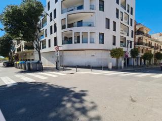 Local Comercial  Carrer de josep miquel quintana. Local de 760 m2, junto lidl-- oportunidad - negociable