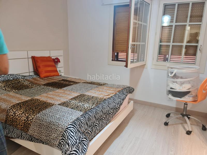 Foto 4c90b996-8d13-48cd-be46-7acfff05a6fb. Casa adossada amb xemeneia calefacció aparcament a Badalona