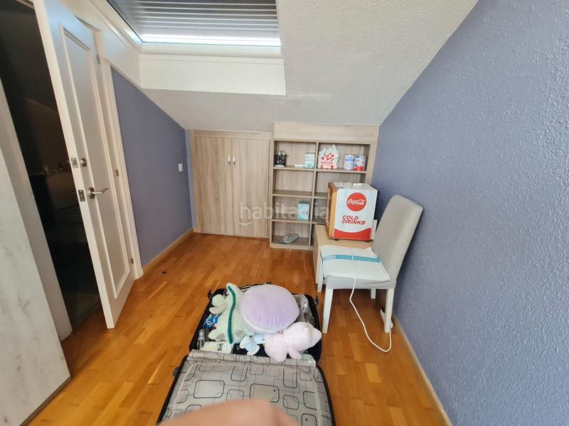 Foto a94ca814-239a-45c2-a14a-a69d454ee913. Casa adossada amb xemeneia calefacció aparcament a Badalona