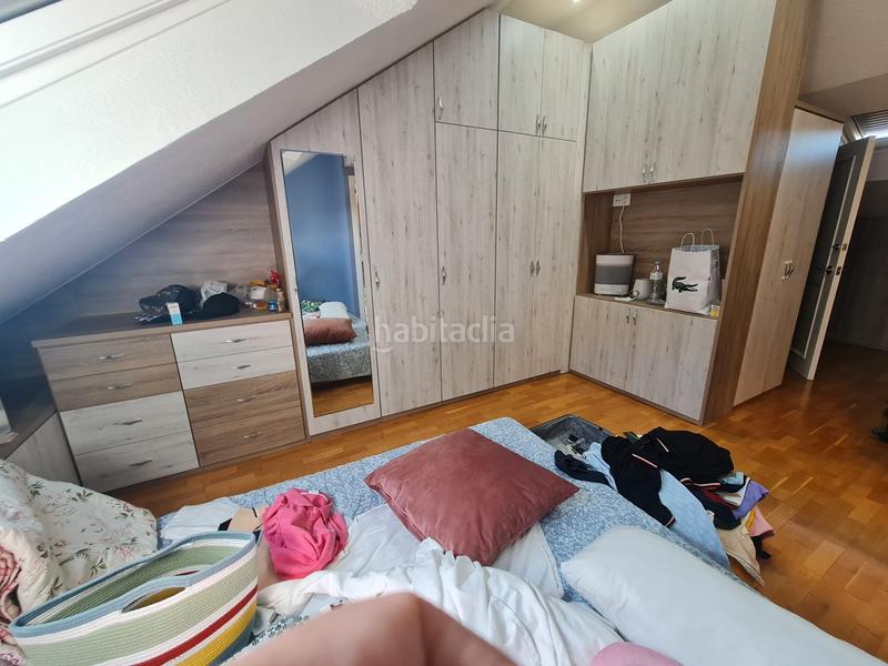Foto cc58f9b3-98e8-4597-ad1b-7fa53c799af8. Casa adossada amb xemeneia calefacció aparcament a Badalona