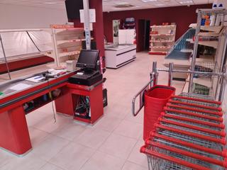 Business premise in Centre-Can Nadal. Local totalmente montado  idel para tienda-super-bar, etc.